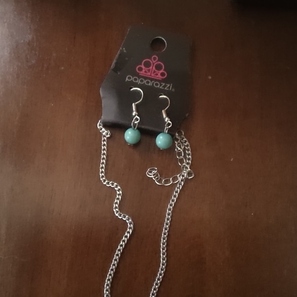 Brand new with tags necklace set called Western wayward by paparazzi - Picture 2 of 3